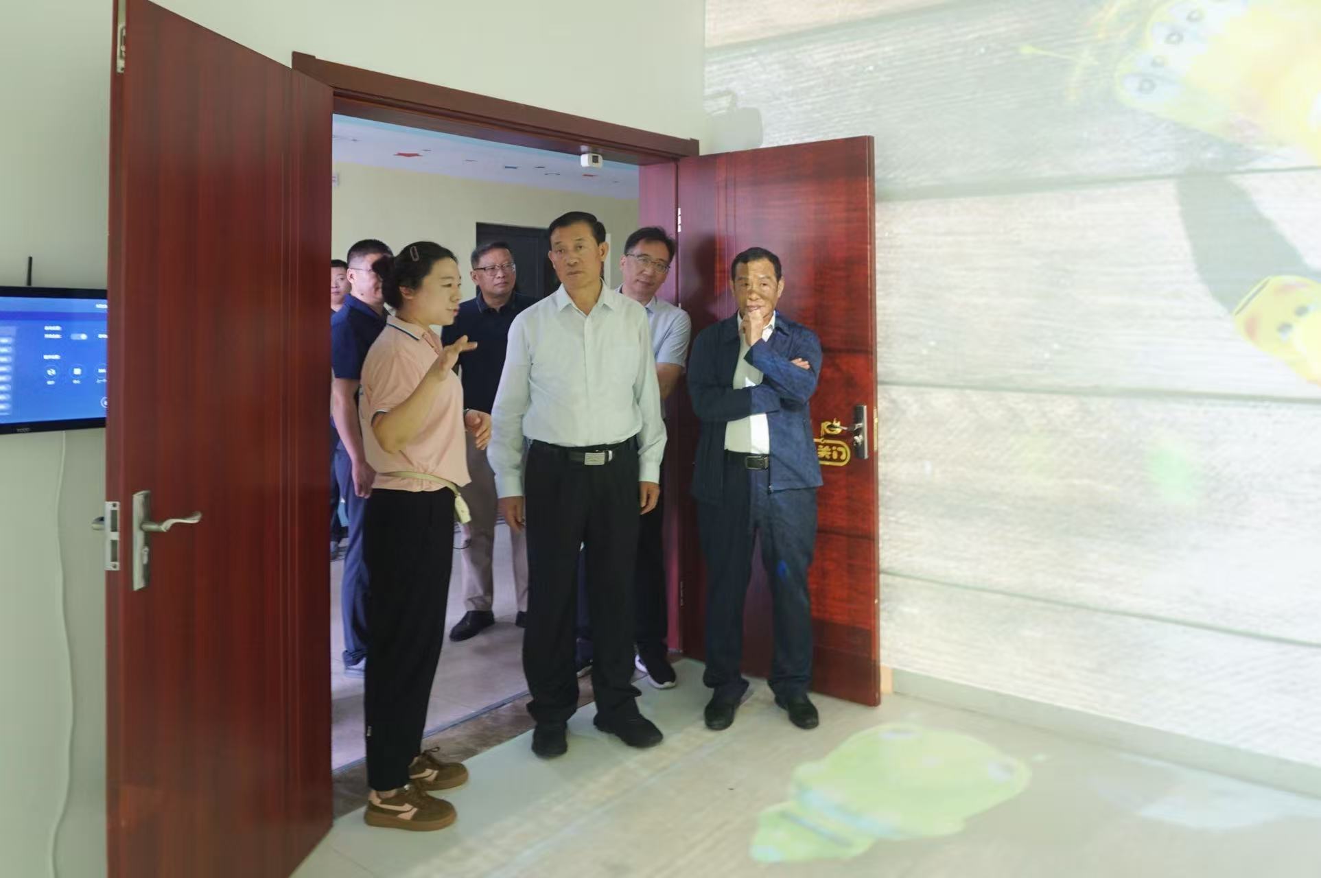 【儿康快讯】江苏省人大莅临靖儿康调研指导工作(图5) 1824b8667267350ed9bda67f75cd4144.jpg