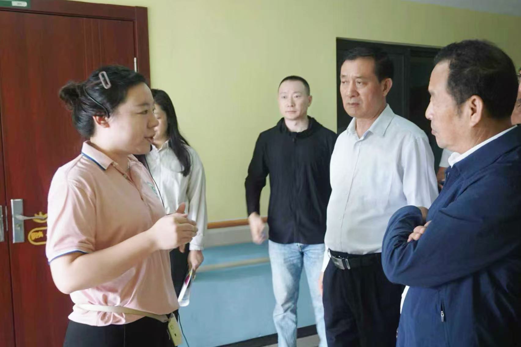 【儿康快讯】江苏省人大莅临靖儿康调研指导工作(图8) 1db155c4803bc95474cd51aa7c60dfbf.jpg